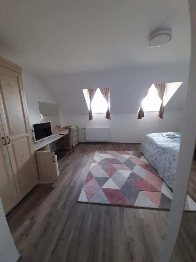Bed and Breakfast Rosenberg Kuria Taplanszentkereszt Zewnętrze zdjęcie