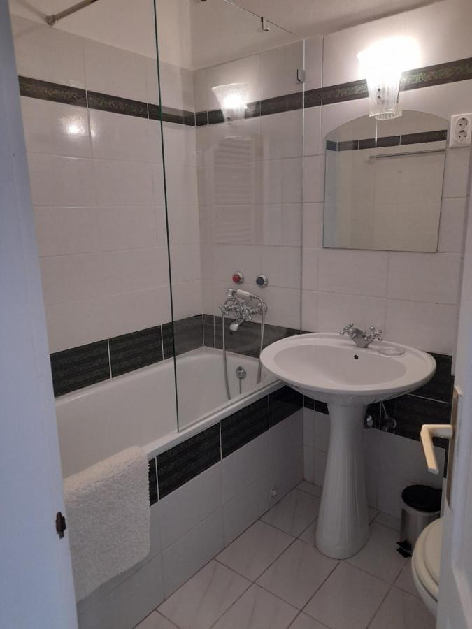 Bed and Breakfast Rosenberg Kuria Taplanszentkereszt Zewnętrze zdjęcie
