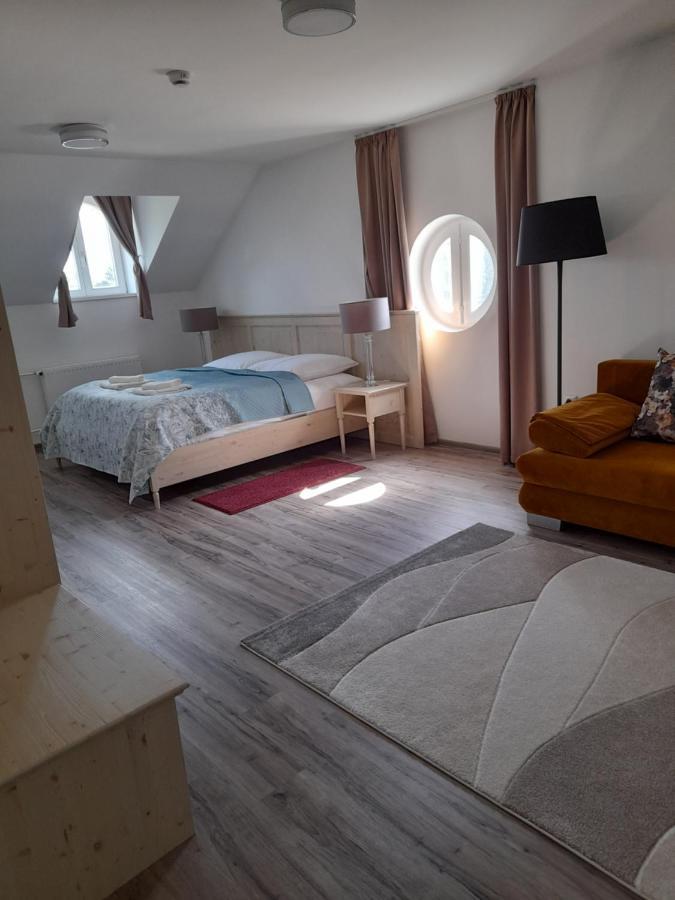 Bed and Breakfast Rosenberg Kuria Taplanszentkereszt Zewnętrze zdjęcie